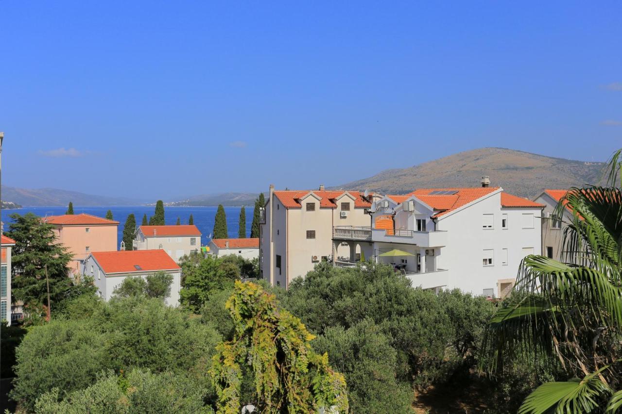 Apartments By The Sea Okrug Gornji, Ciovo - 1069 Trogir Ngoại thất bức ảnh