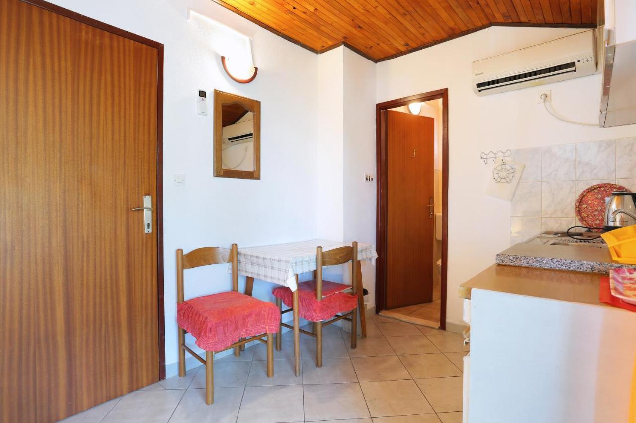 Apartments By The Sea Okrug Gornji, Ciovo - 1069 Trogir Ngoại thất bức ảnh